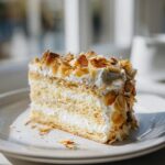 Der perfekte Bienenstich: Cremig, nussig, unwiderstehlich!