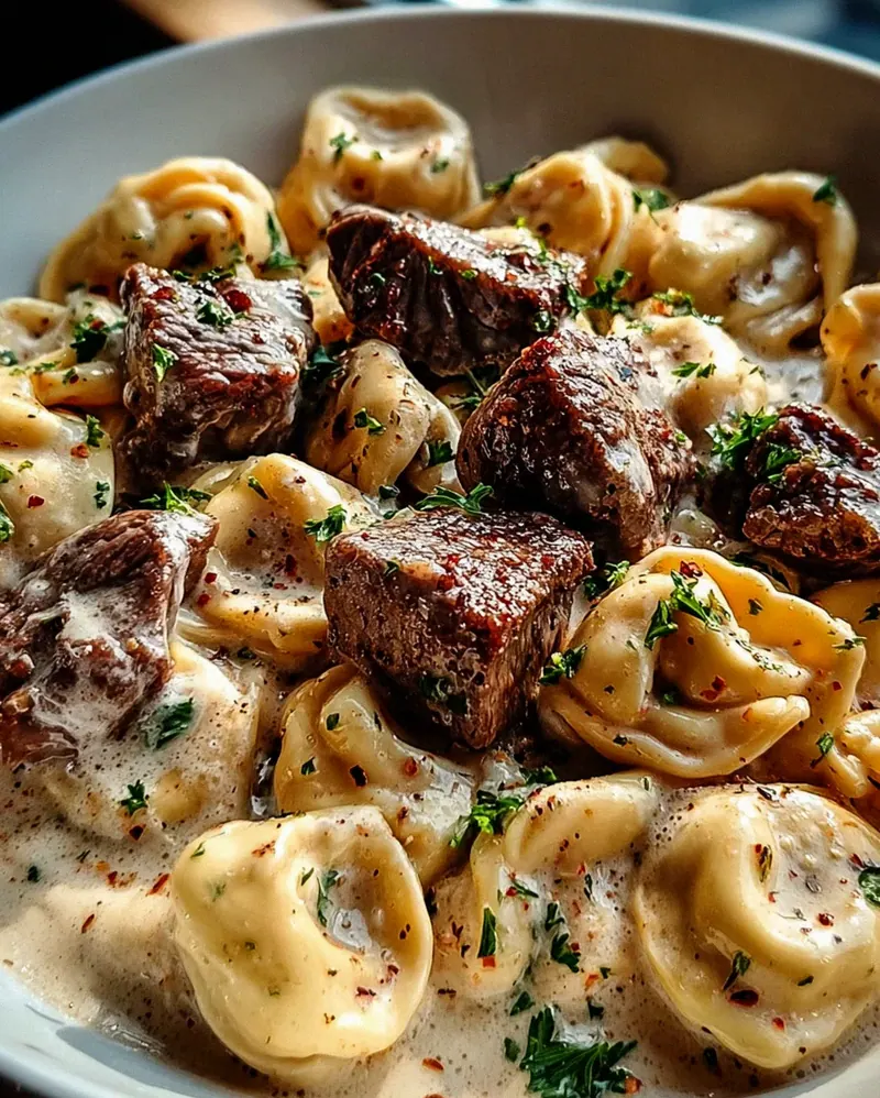 Knoblauch-Steak Tortellini: Cremiges Fest mit Creamhouse Soße – Schritt 2